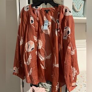 Ann Taylor NWT flowy floral button up lightweight